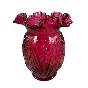 Fenton Country Daffodil Vase Cranberry Ruffled Edge Art Glass Vintage 1980s